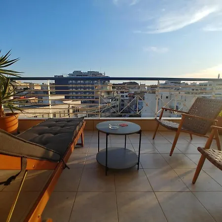 Spatious Two-bedroom With View アパート テッサロニキ
