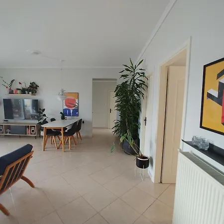 Spatious Two-bedroom With View סלוניקי